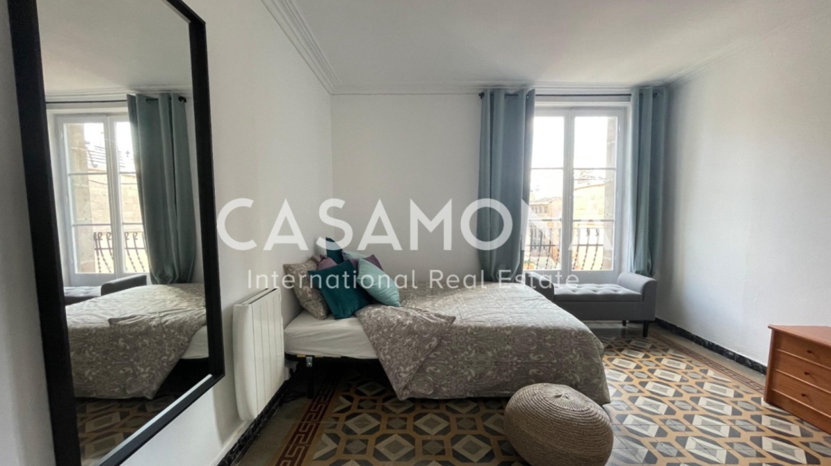 Great Co-Living Investment 5 Bedroom Apartment Next to La Rambla