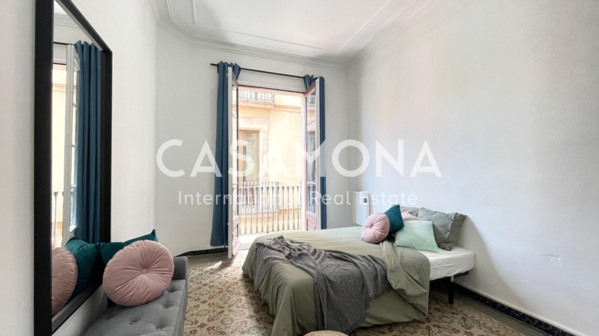 Ideal for CO-living Investment 6 Bedroom Apartment with Balconies in Gotico