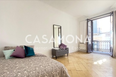 Gran inversión Apartamento de 6 Dormitorios para Co-living en El Gòtic