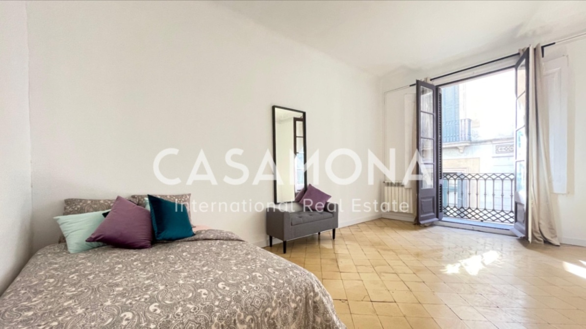 Gran inversión Apartamento de 6 Dormitorios para Co-living en El Gòtic