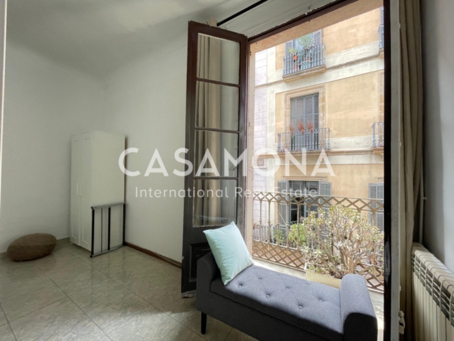 Gran inversión Apartamento de 6 Dormitorios para Co-living en El Gòtic