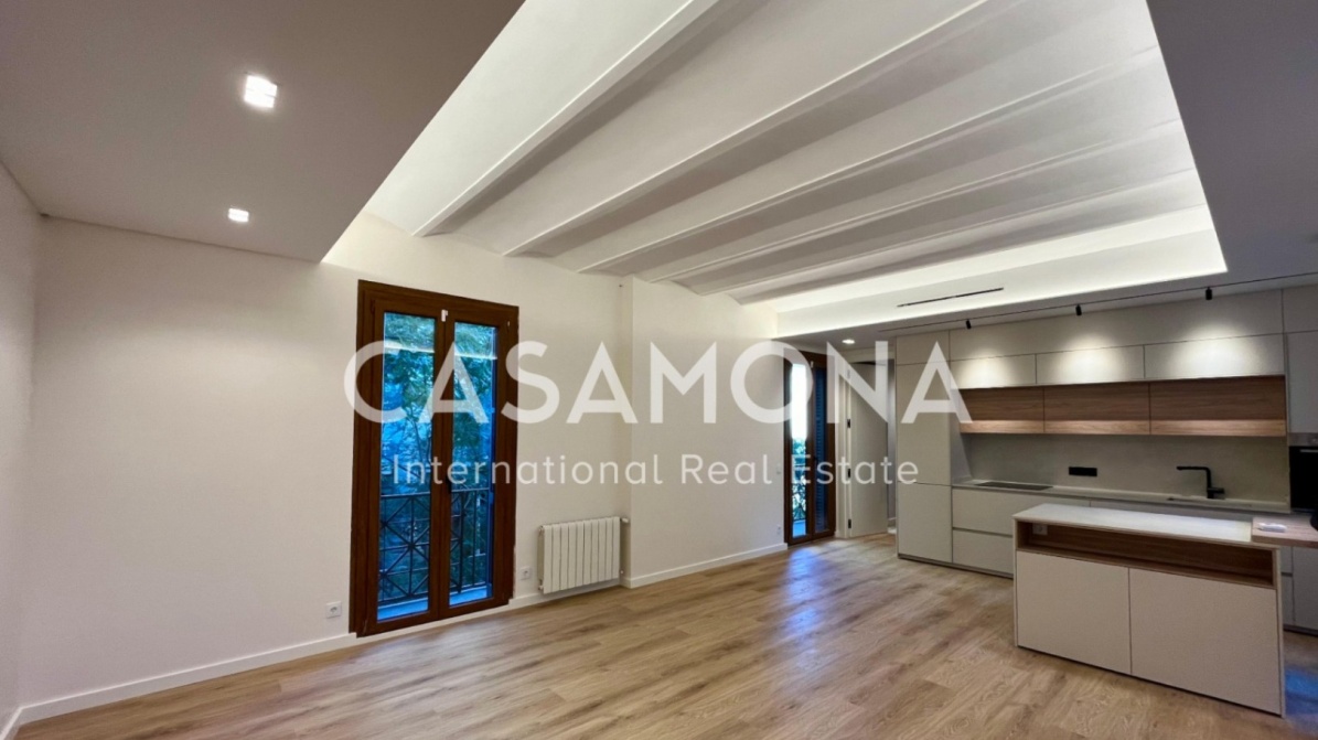 Spacious 3 Double Bedroom Apartment with 4 Balconies on Via Laietana