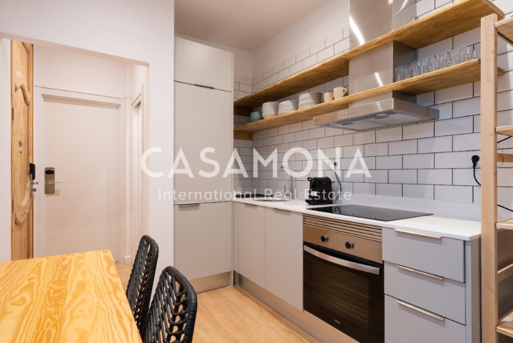 Co-living Room with a Private Bathroom in Gracia