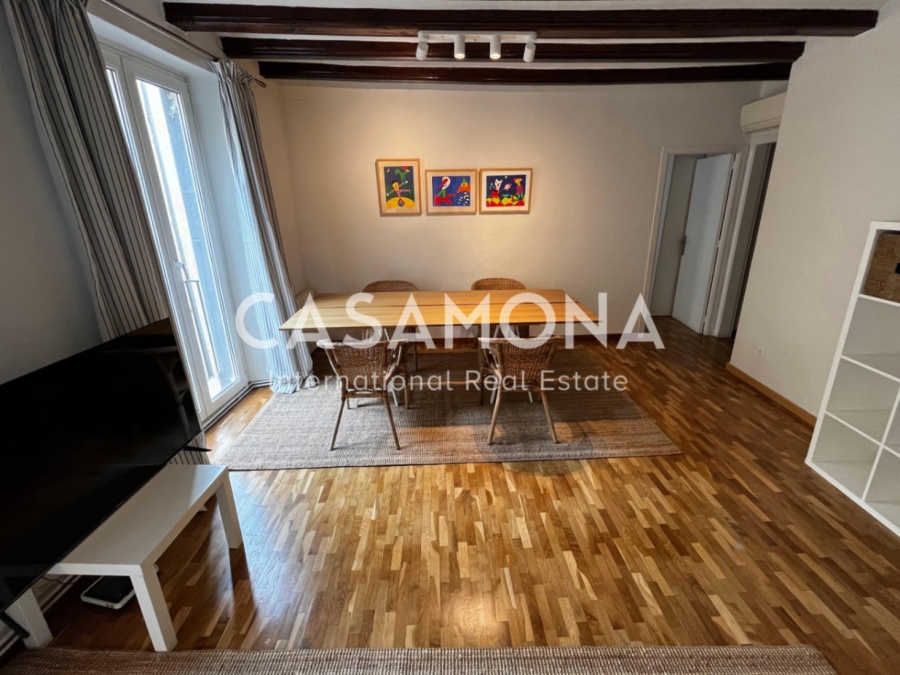 Spacious 3 Bedroom Apartment with Balcony in the heart of El Born