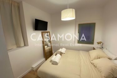 Co-Living Room with a Private Bathroom Perfectly Located on La Rambla