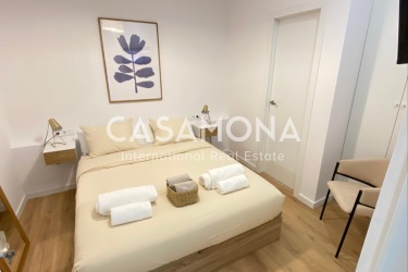 Co-Living Room With Private Bathroom Perfectly Located on La Rambla