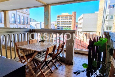 Moderne 2-roms leilighet med privat terrasse og katalanske funksjoner i Poble Nou