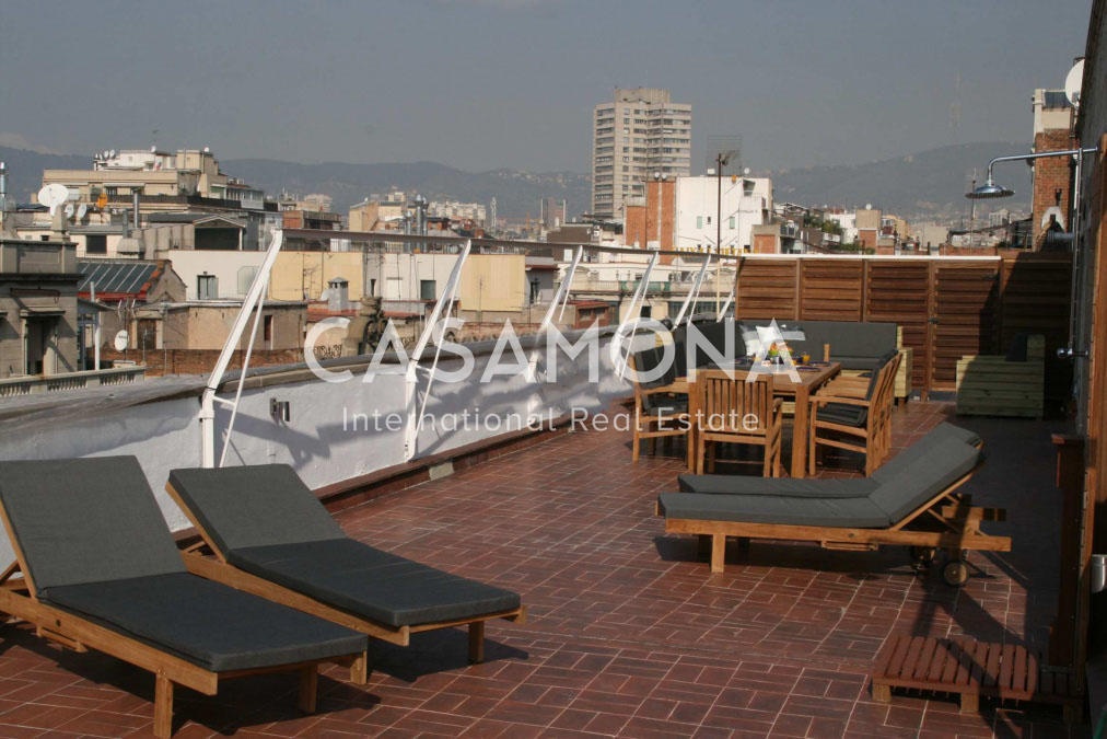 Luxus-Penthouse-Wohnung mit Blick auf Barcelona