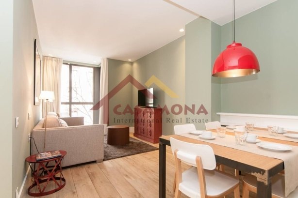 Modern 2 Bedroom Apartment minutes from La Sagrada Familia