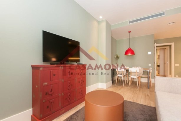 Modern 2 Bedroom Apartment minutes from La Sagrada Familia